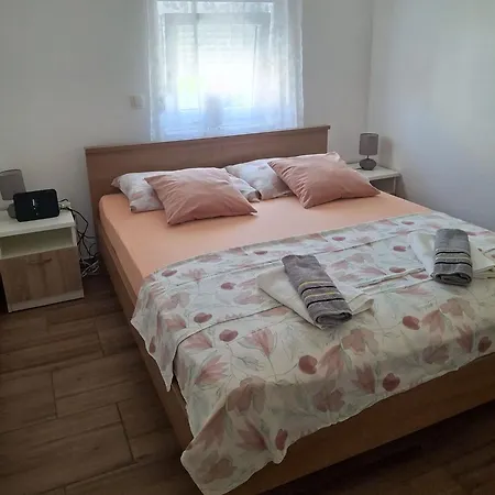 Milan Apartman Vir